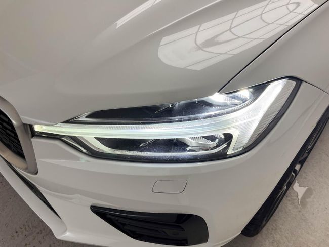 Volvo XC60 2.0 T8 AWD R-Design Auto   - Foto 26