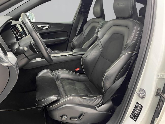 Volvo XC60 2.0 T8 AWD R-Design Auto   - Foto 14