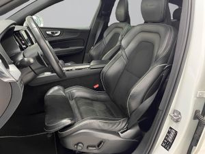 Volvo XC60 2.0 T8 AWD R-Design Auto   - Foto 14