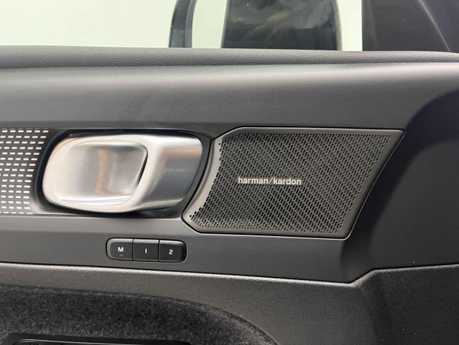 Volvo XC40 2.0 B4 G Plus Dark Auto   - Foto 13