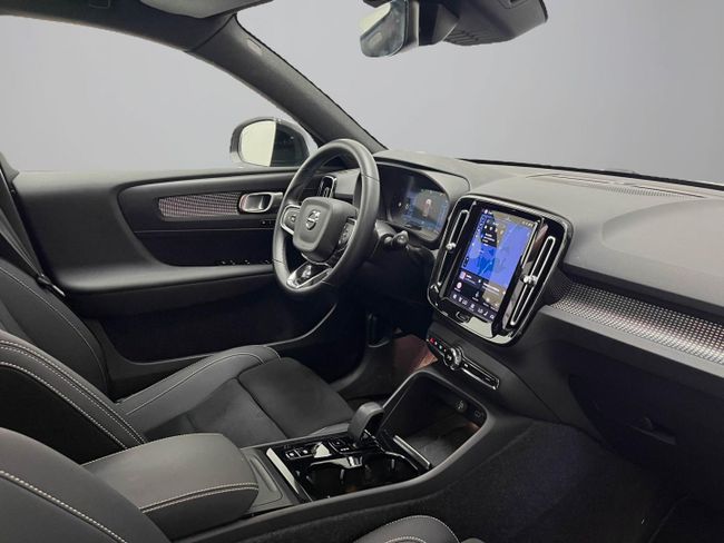 Volvo XC40 2.0 B4 G Plus Dark Auto   - Foto 28