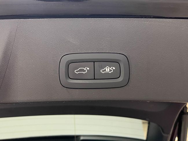 Volvo XC40 2.0 B4 G Plus Dark Auto   - Foto 22