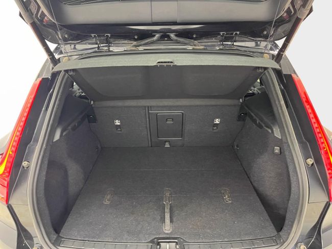 Volvo XC40 2.0 B4 G Plus Dark Auto   - Foto 20