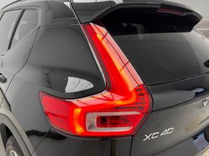 Volvo XC40 2.0 B4 G Plus Dark Auto   - Foto 18