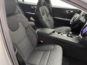 Volvo V60 2.0 B4 (G) Core Auto   - Foto 21