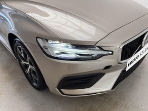 Volvo V60 2.0 B4 (G) Core Auto   - Foto 19