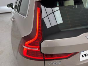 Volvo V60 2.0 B4 (G) Core Auto   - Foto 22