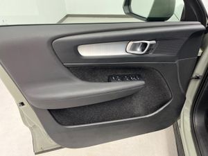 Volvo XC40 2.0 B3 G Core Auto   - Foto 16