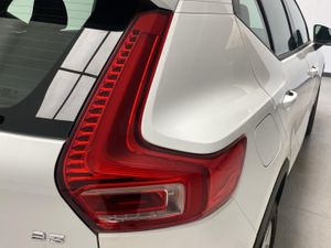 Volvo XC40 2.0 B3 G Core Auto   - Foto 13