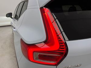 Volvo XC40 2.0 B4 G Plus Dark Auto   - Foto 25