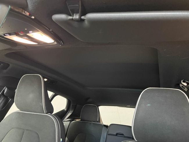 Volvo XC40 2.0 B4 G Plus Dark Auto   - Foto 16