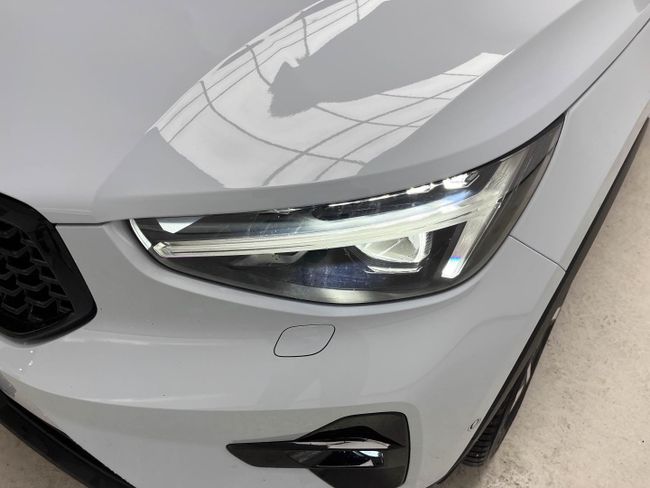 Volvo XC40 2.0 B4 G Plus Dark Auto   - Foto 32