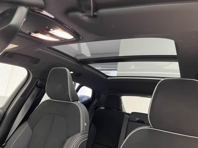 Volvo XC40 2.0 B4 G Plus Dark Auto   - Foto 31