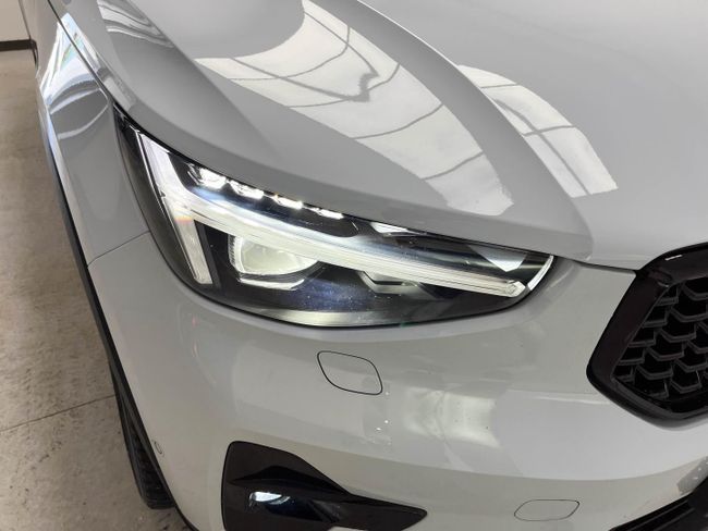 Volvo XC40 2.0 B4 G Plus Dark Auto   - Foto 33