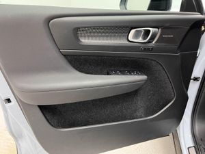 Volvo XC40 2.0 B4 G Plus Dark Auto   - Foto 9
