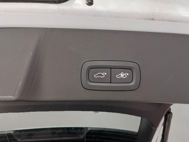 Volvo XC40 2.0 B4 G Plus Dark Auto   - Foto 27
