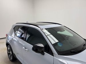 Volvo XC40 2.0 B4 G Plus Dark Auto   - Foto 30