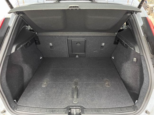 Volvo XC40 2.0 B4 G Plus Dark Auto   - Foto 26