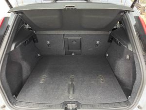 Volvo XC40 2.0 B4 G Plus Dark Auto   - Foto 26