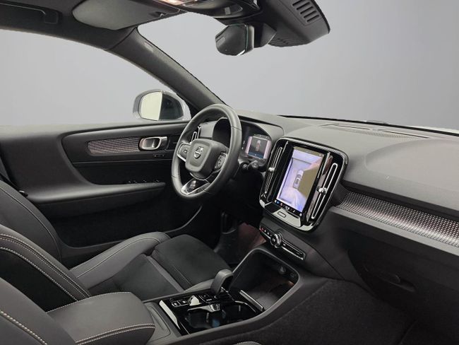 Volvo XC40 2.0 B4 G Plus Dark Auto   - Foto 28
