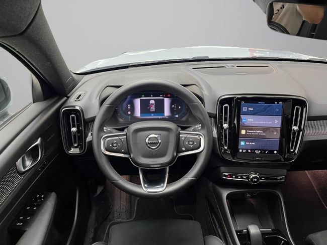 Volvo XC40 2.0 B4 G Plus Dark Auto   - Foto 17