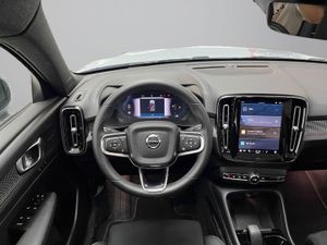 Volvo XC40 2.0 B4 G Plus Dark Auto   - Foto 17