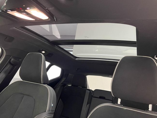 Volvo XC40 2.0 B4 G Plus Dark Auto   - Foto 25