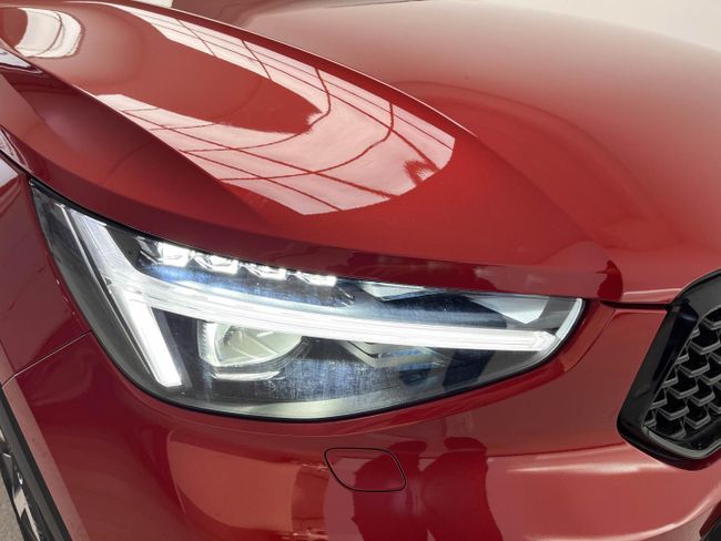 Volvo XC40 2.0 B4 G Plus Dark Auto   - Foto 18