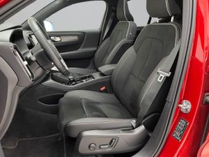 Volvo XC40 2.0 B4 G Plus Dark Auto   - Foto 23