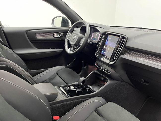 Volvo XC40 2.0 B4 G Plus Dark Auto   - Foto 19