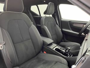 Volvo XC40 2.0 B4 G Plus Dark Auto   - Foto 20