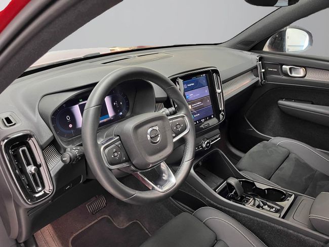 Volvo XC40 2.0 B4 G Plus Dark Auto   - Foto 14
