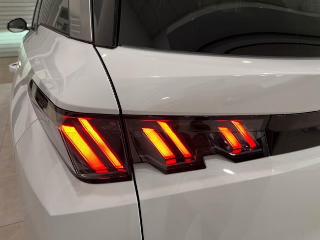 Peugeot 5008 1.2 107KW Allure Exclusive eDCS6   - Foto 23