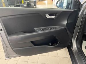 Kia Stonic 1.0 T-GDi 74kW (100CV) MHEV MT Business   - Foto 19