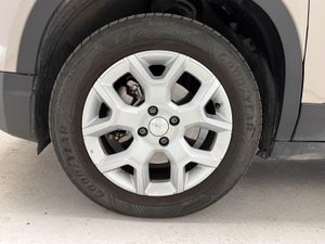 Jeep Avenger 1.2 eHybrid 74kW (100CV) Altitude   - Foto 22