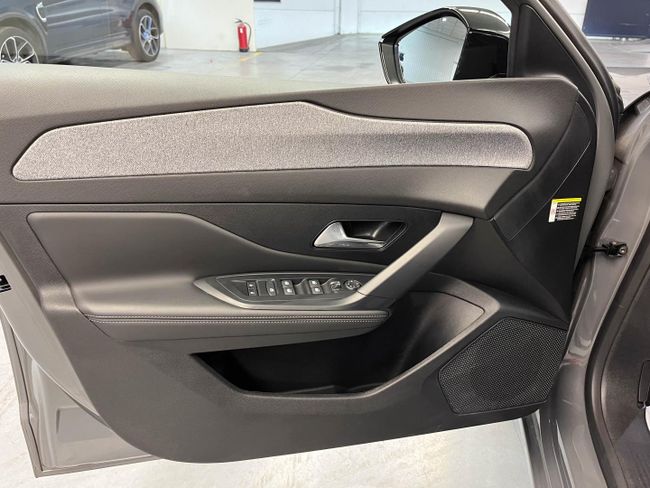 Peugeot 308 5P Allure BlueHDi 130 S&S EAT8   - Foto 14