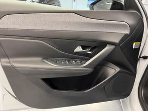 Peugeot 308 5P Allure Hybrid MHEV 136 e-DCS6   - Foto 17
