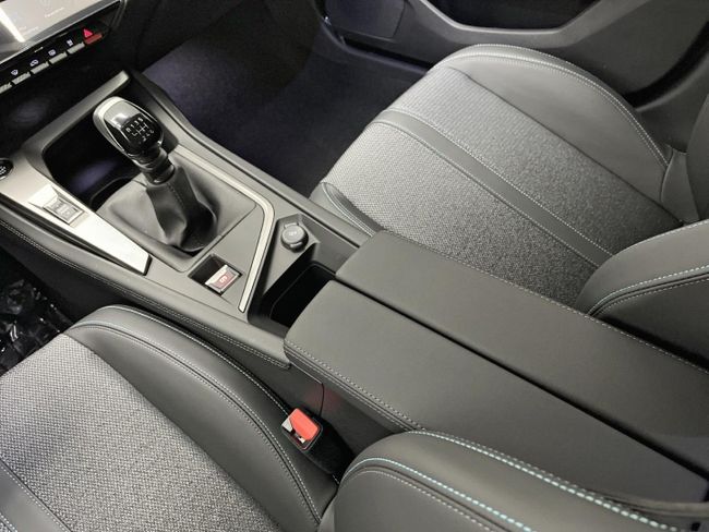 Peugeot 308 5P Allure Gasolina 130 S&S MAN   - Foto 17
