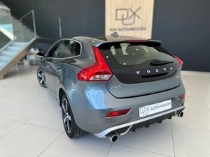 Volvo V40 2.0 D2 RDesign Momentum 5p 120 CV   - Foto 3