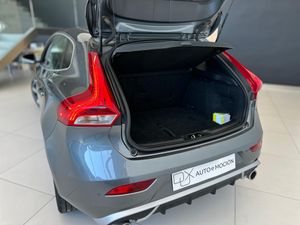 Volvo V40 2.0 D2 RDesign Momentum 5p 120 CV   - Foto 9