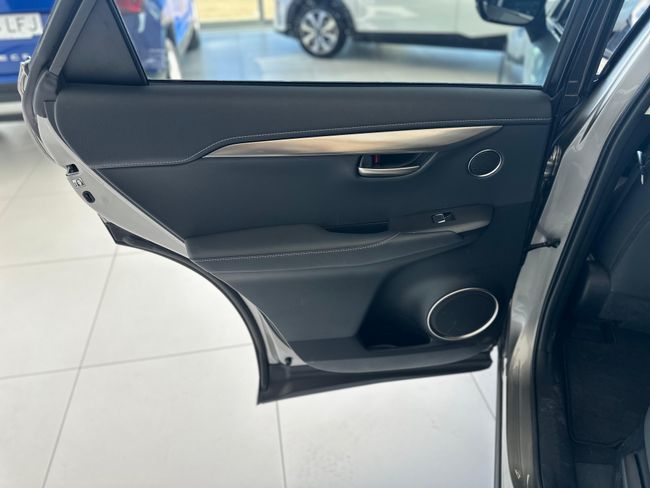 Lexus NX 300 2.5 F PREMIUM 4x2 197 CV   - Foto 33