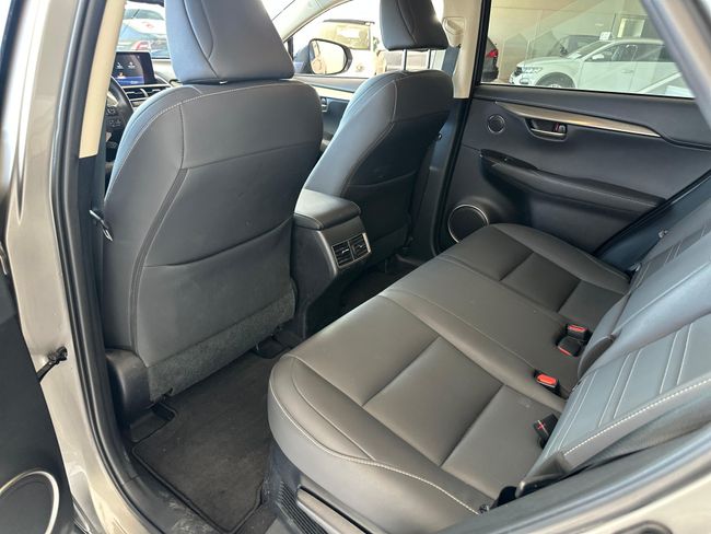 Lexus NX 300 2.5 F PREMIUM 4x2 197 CV   - Foto 31