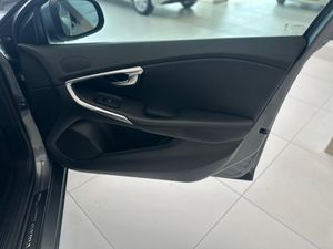 Volvo V40 VOLVO V40 2.0 D2 BLACK LINE   - Foto 26
