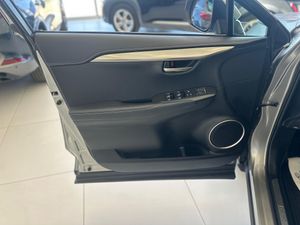 Lexus NX LEXUS NX 2.5 300h Executive Navigation 4WD   - Foto 34