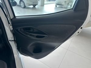 Toyota Yaris 1.5 120H Style   - Foto 31