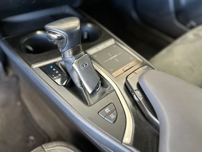 Lexus UX LEXUS UX 2.0 250h Premium 4WD   - Foto 16