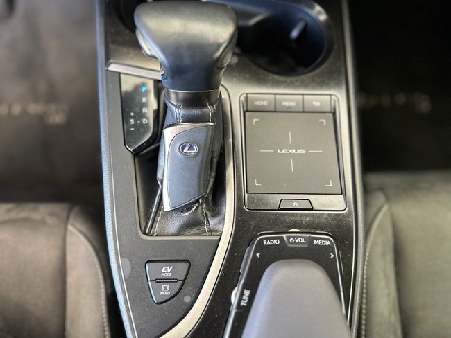 Lexus UX LEXUS UX 2.0 250h Premium 4WD   - Foto 19