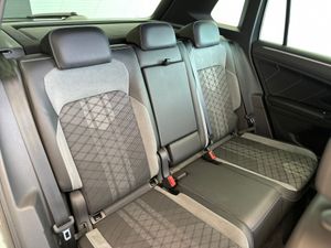Volkswagen Tiguan VOLKSWAGEN Tiguan RLine 2.0 TDI DSG   - Foto 34