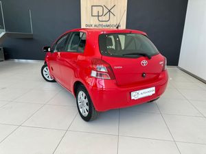 Toyota Yaris TOYOTA Yaris 1.3 VVTI Connect Comfortdrive   - Foto 3