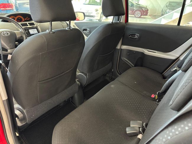 Toyota Yaris TOYOTA Yaris 1.3 VVTI Connect Comfortdrive   - Foto 17